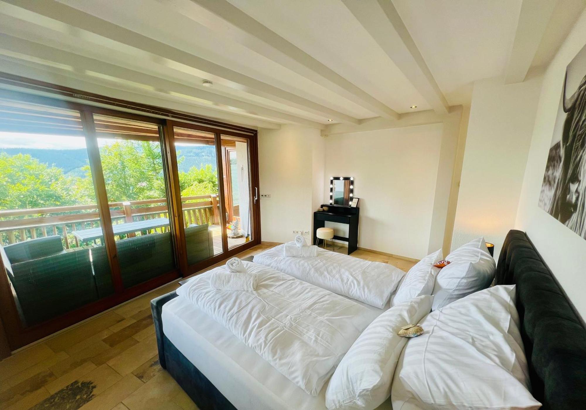 蒂蒂湖-新城Panoramablick Mit Privatparkplatz, 2 Balkone Und 1,5 Baeder公寓 外观 照片